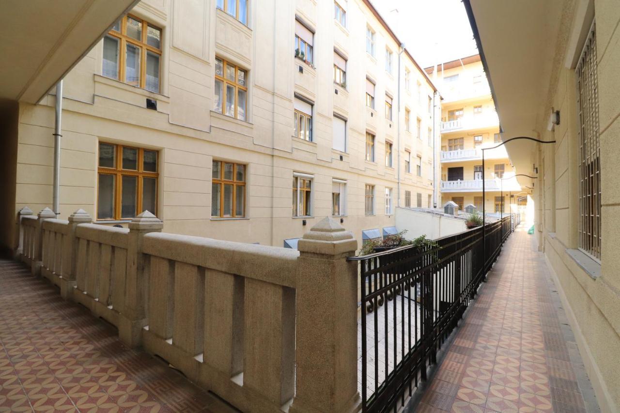 Broadway Downtown Deluxe Budapest Exteriör bild